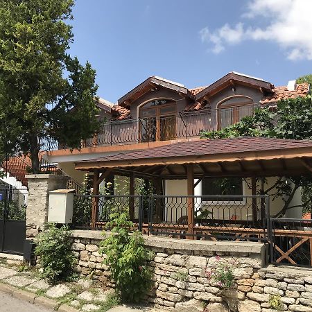 Guest House Yoanna Balchik Bagian luar foto