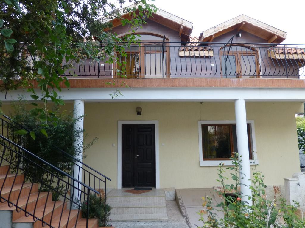 Guest House Yoanna Balchik Bagian luar foto