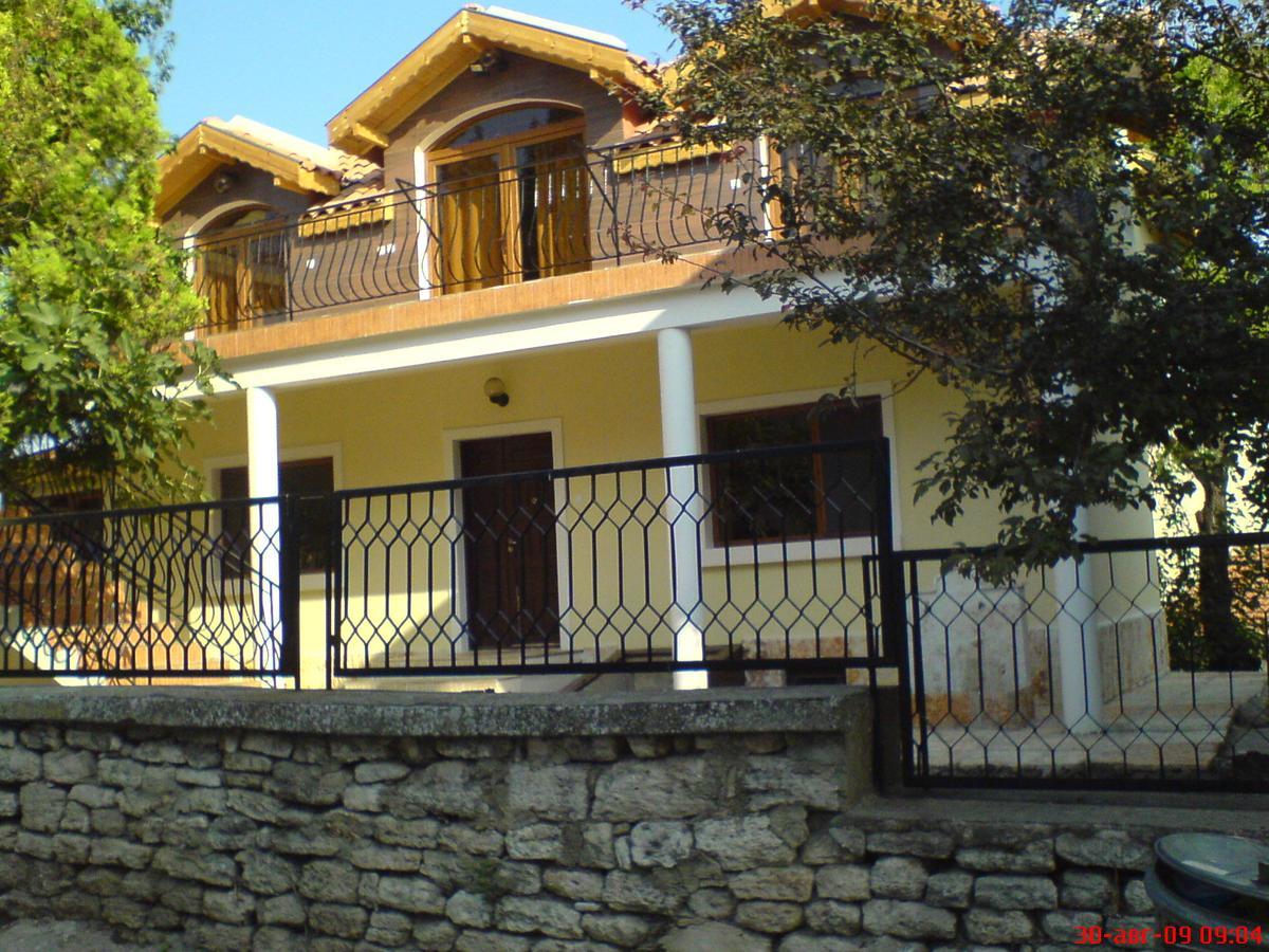 Guest House Yoanna Balchik Bagian luar foto