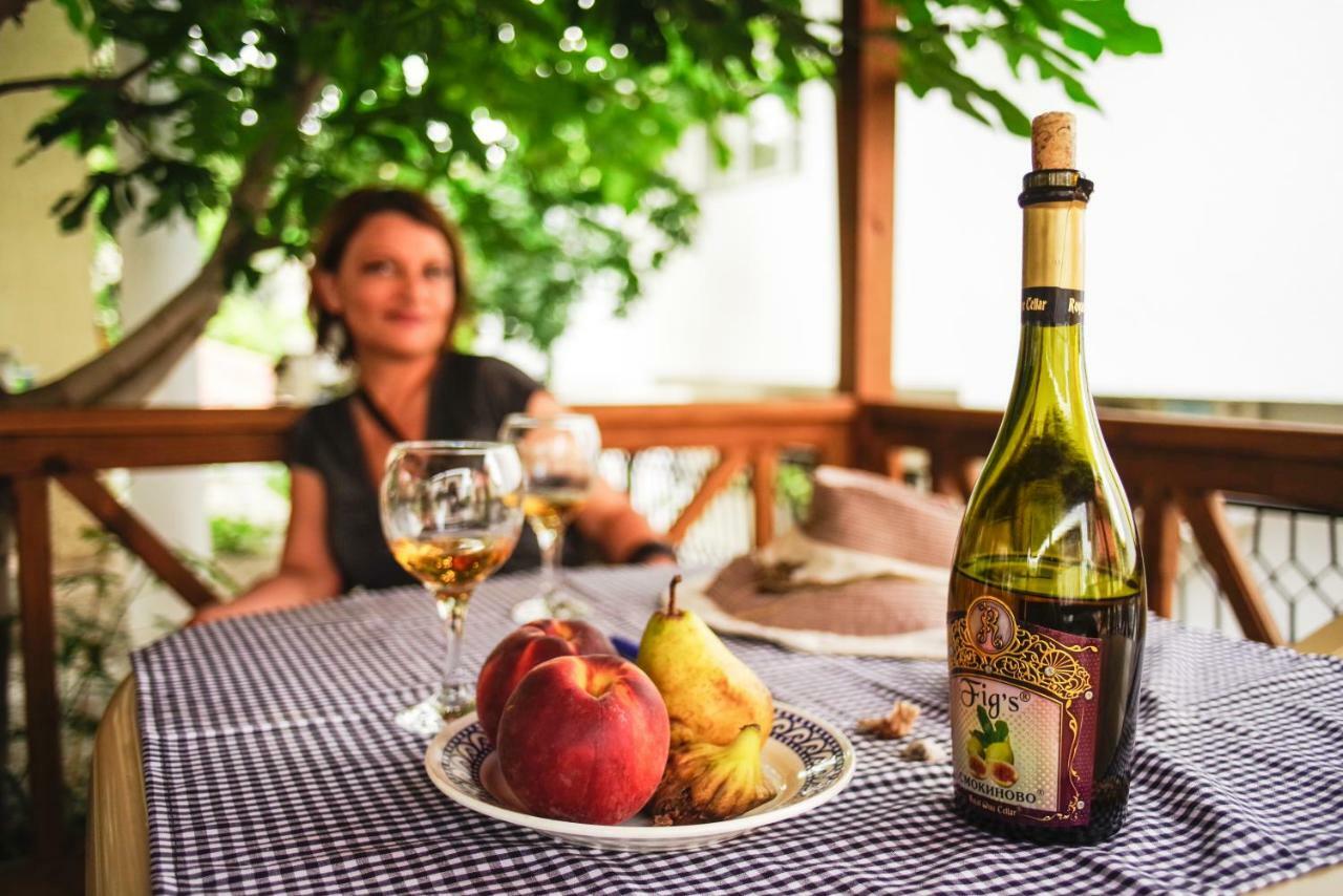Guest House Yoanna Balchik Bagian luar foto