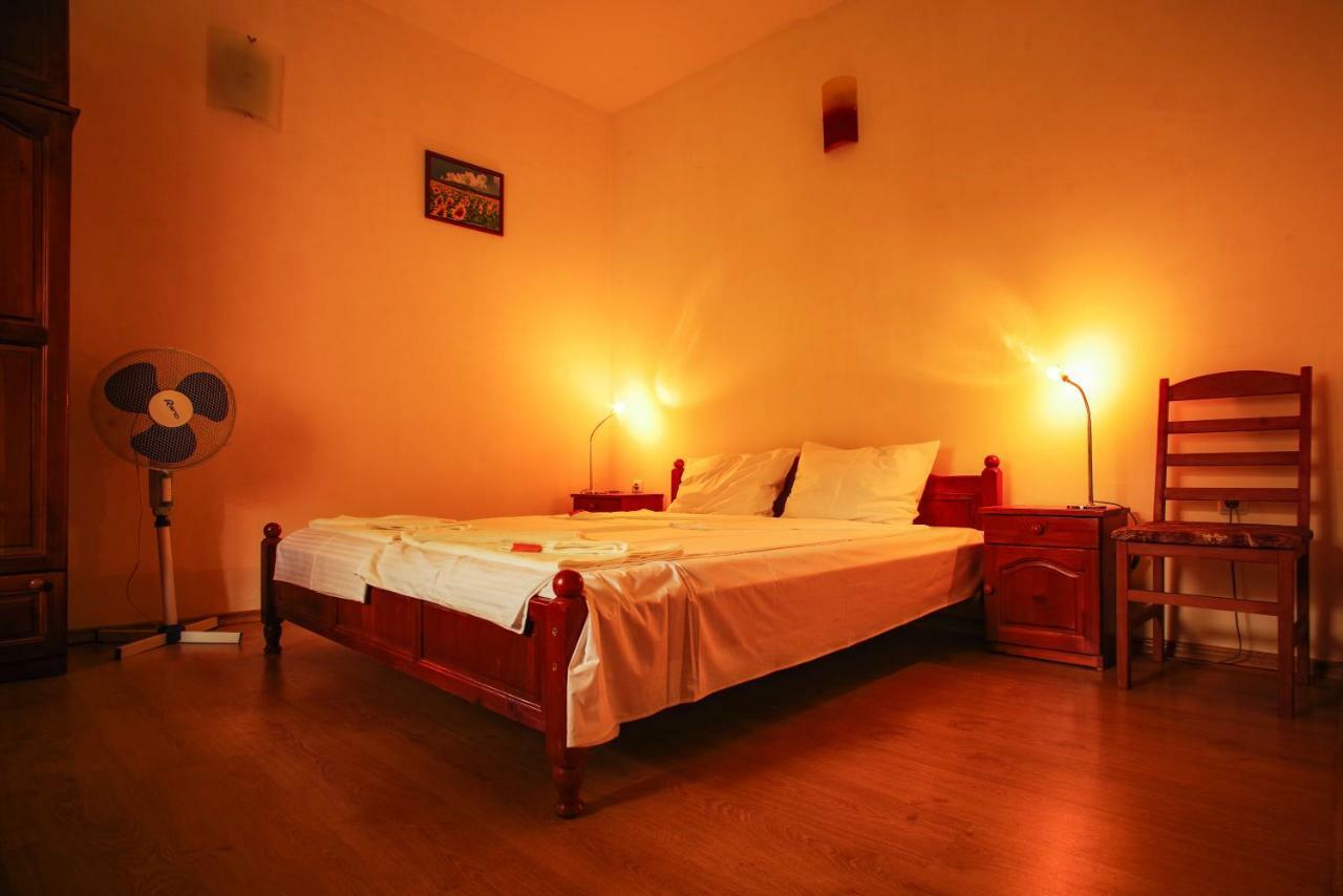 Guest House Yoanna Balchik Bagian luar foto